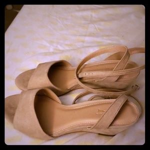 Brand New Sandal w/a little scratch on one side